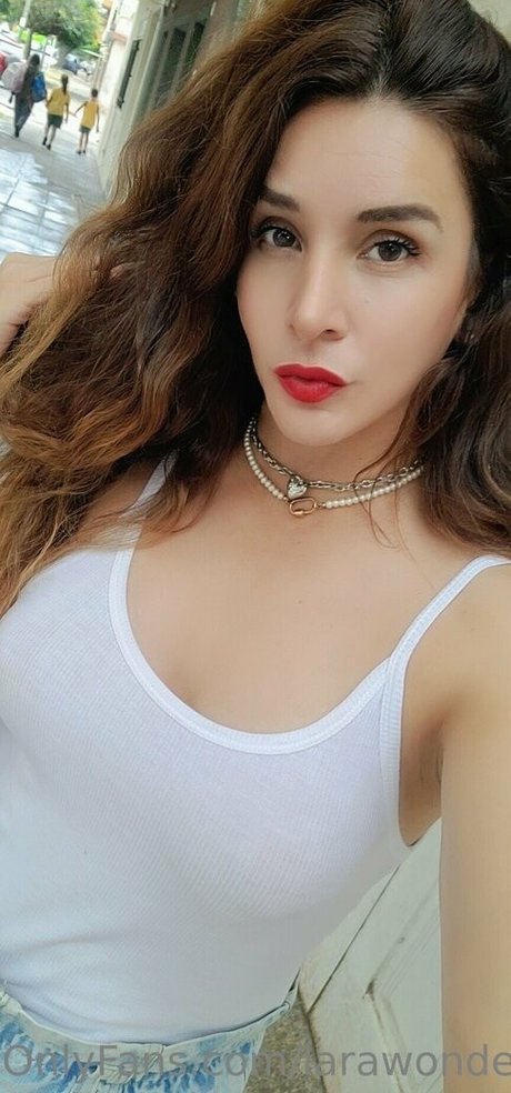 larawonder naked pornstar pic