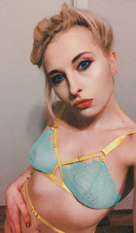 poeticminx erotic pornstar pic