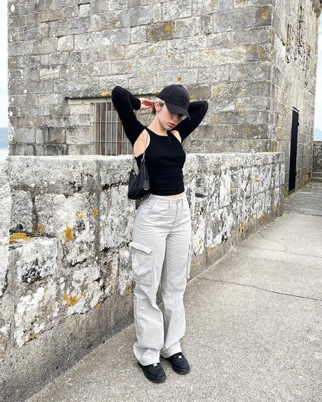 Rebeca Stones star top image