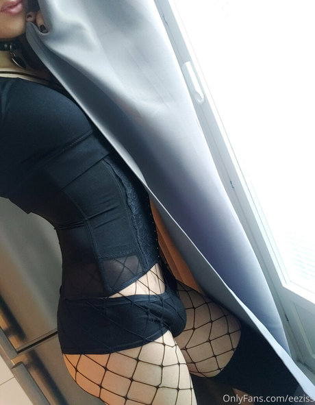 eeziss model high quality pics