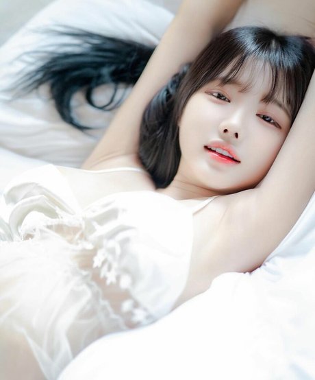 mina8017 star exclusive images