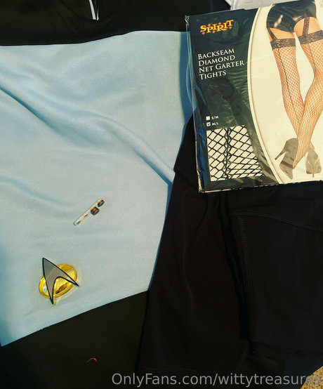 wittytreasures star sexy gallery