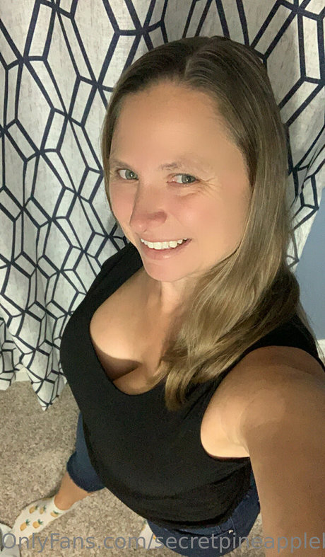 secretpineapplebabe model img