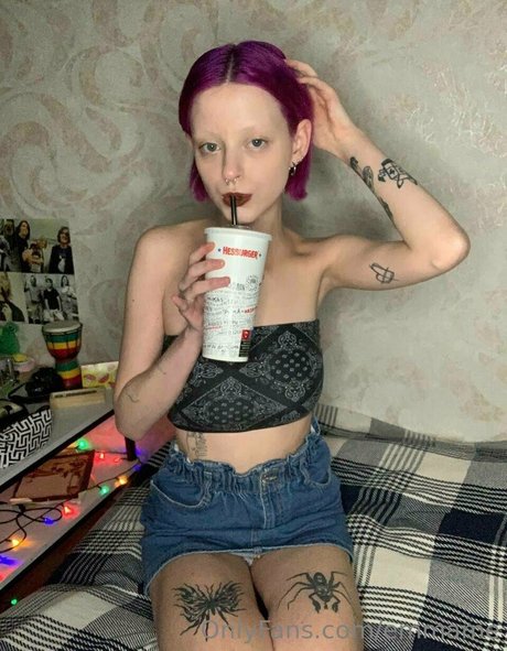 arielmurrr naked model images