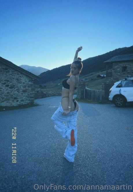 annamaartin top star pic