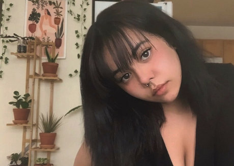 trappedbydecayingearth pornstar hd gallery