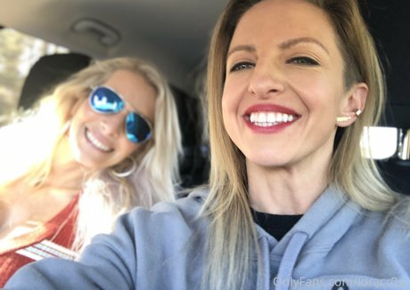 loracr0ss nude model archive