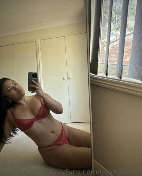 Goodgalcleo model porn pictures