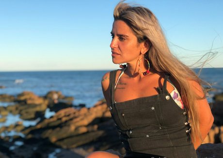 sweetarabgirl pretty model img