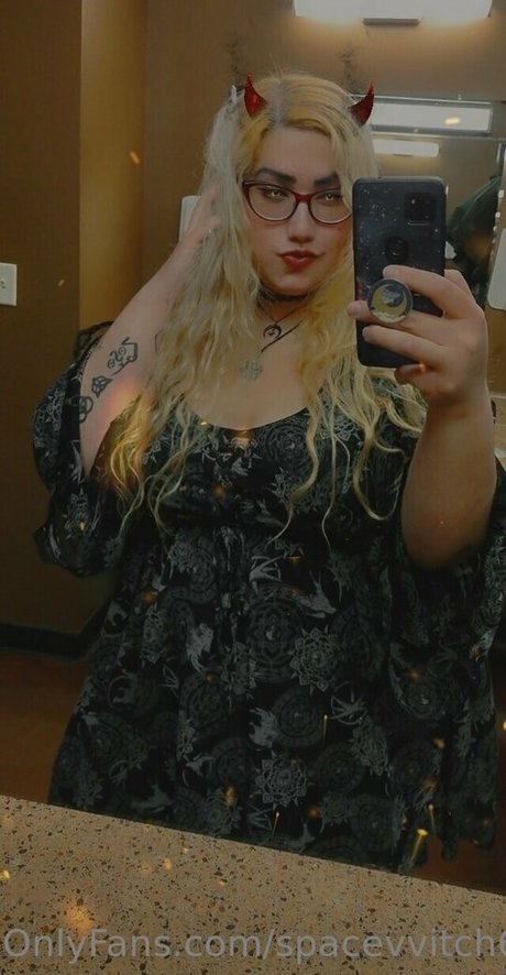 spacevvitch666 Quick model image