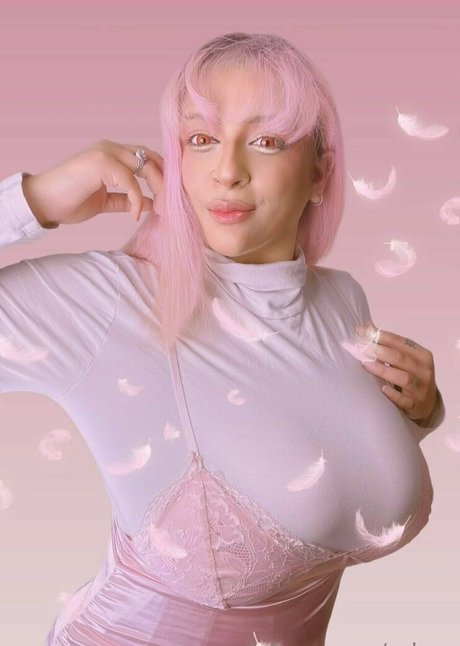 nanahashorns erotic actress pics