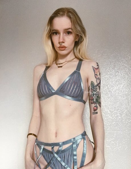 queengem__ nudes model archive