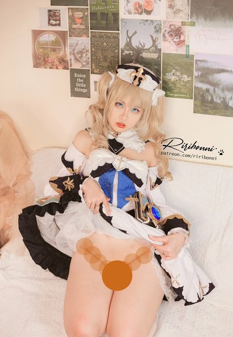 Riribonni nude model photos