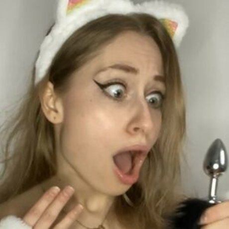 Skyaboveme adult star image