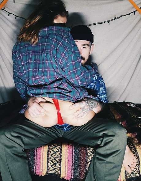 open legs onlyfans hot porn pic