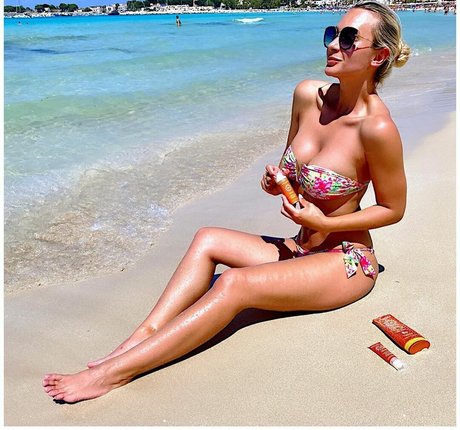 Barbora Mottlova hd pornstar img