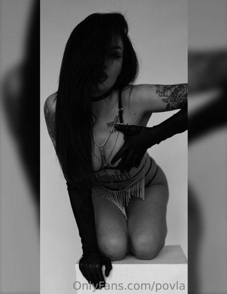 povla xxx model photo