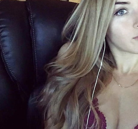 emilycc star hot pics