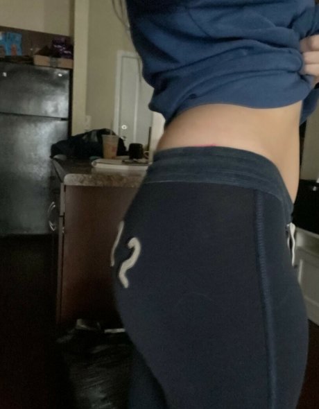 emilycc naked pornstar pic