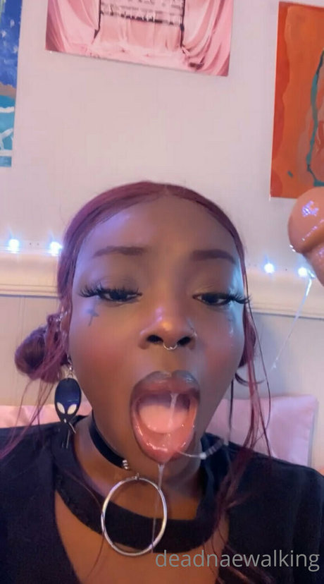 deadnaefree best model picture