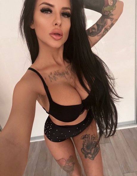 Barbie Esm sexy pornstar pic