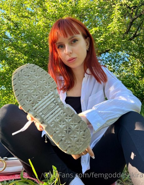 Goddess Kira pornstar photo