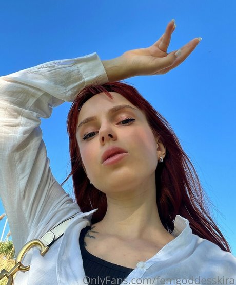 Goddess Kira star nude galleries