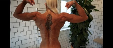 Lily Strong VIP model images