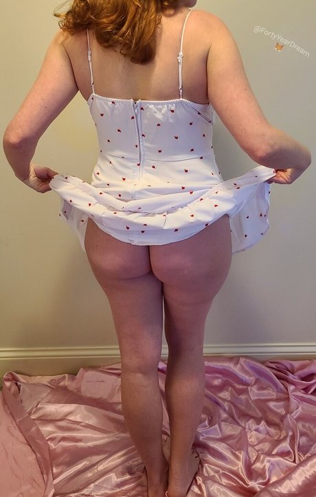 Allie Q pretty actress photos