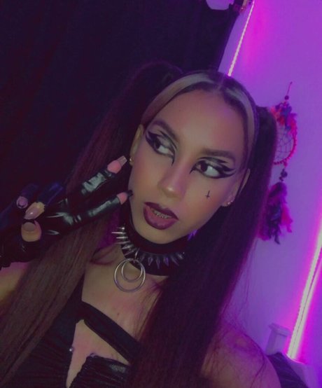 Karoll Valencia naked star images