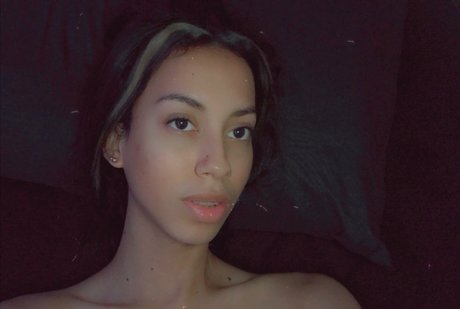 Karoll Valencia hd actress img