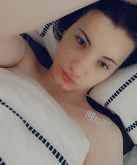 RealRS hot actress pictures