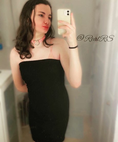 RealRS art actress pics