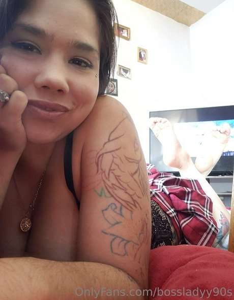 bossladyy90s art actress photos