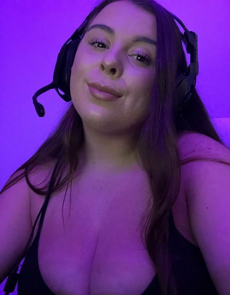 slimthicc a pretty model picture