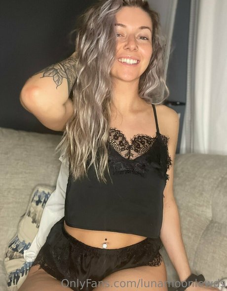 lunamoonlewds nudes pornstar pictures