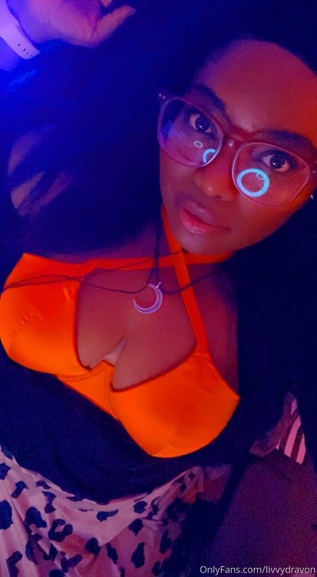 ohlivvynoir pornstar sex img