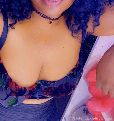 ohlivvynoir nice actress pic