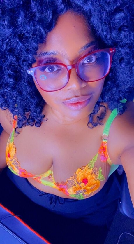 ohlivvynoir nude pornstar galleries