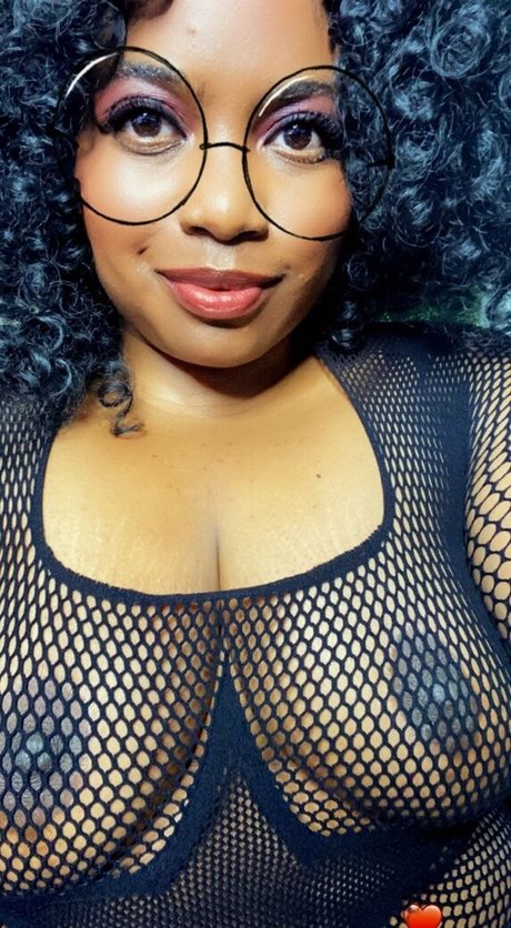 ohlivvynoir porn actress pic