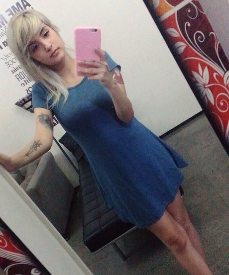 Riyuuka star nude picture