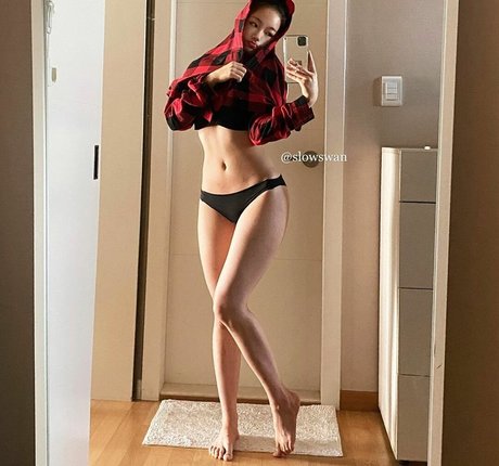 slowswan star sexy picture