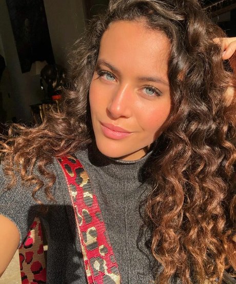 Illana Barry star pretty photos