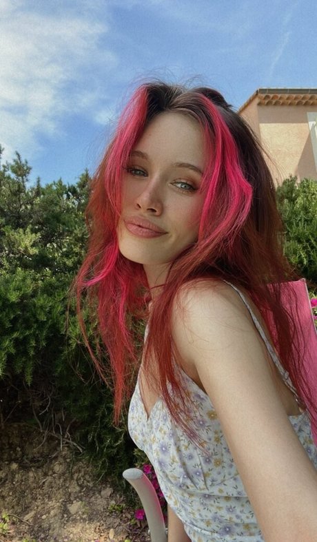 Seckooh model nude pictures