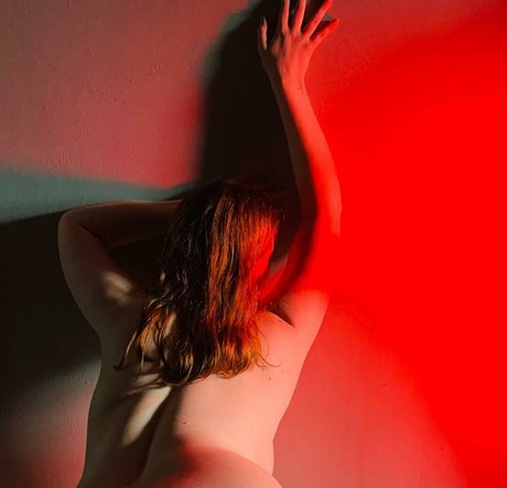 Ivie Walker star erotic pic