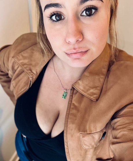 LillyBehave exclusive pornstar image