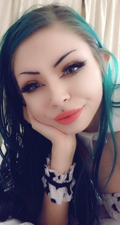 battydoll model sex gallery