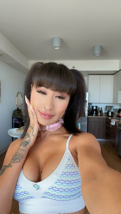 nankatanaa model sexy picture