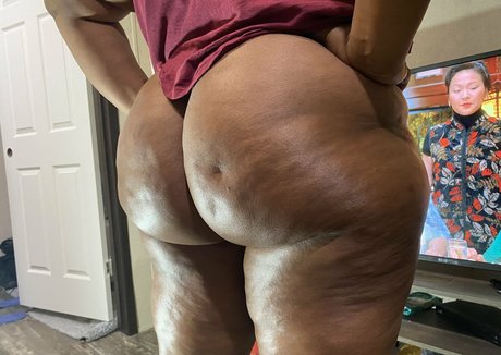 fat ass onlyfans hot naked pic