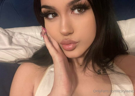 itsazaleaxo best star photo